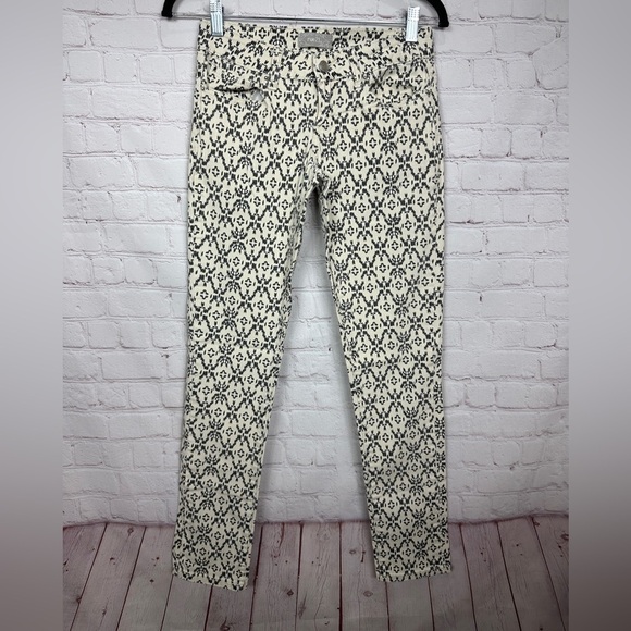 Rue21 Jeans All Over Print Funky low Rise Skate‎ skinny  jeans sz 3 4 GUC Y2K - Picture 1 of 4